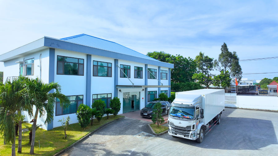 Xưởng 2: 7.000 m²